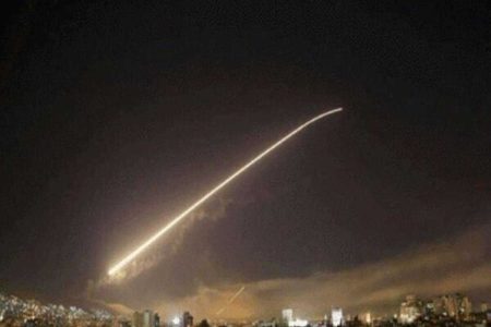 رژیم صهیونیستی با موشک به حومه دمشق حمله کرد