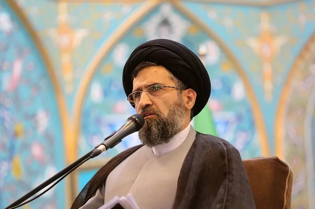 کمرنگ شدن مباحث اعتقادی آثار منفی برای جامعه دارد