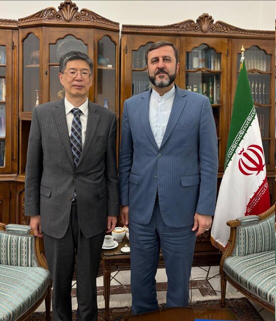 رایزنی غریب آبادی و سفیر چین در تهران در ارتباط با آخرین وضعیت مذاکرات رفع تحریم ها رایزنی غریب آبادی و سفیر چین در تهران در ارتباط با آخرین وضعیت مذاکرات رفع تحریم ها